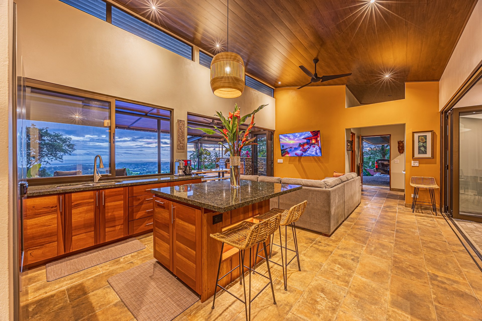 Casa Meraki: Modern Tropical Living with Whale’s Tail Views in Uvita