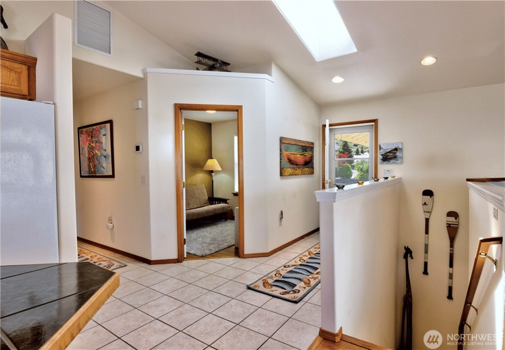 101 W Emerson Dr