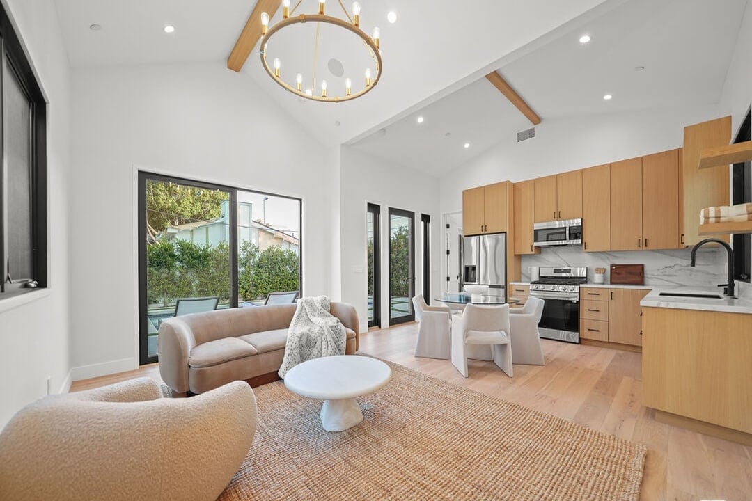 Fairmont Reserve, S Bundy Dr, 90049