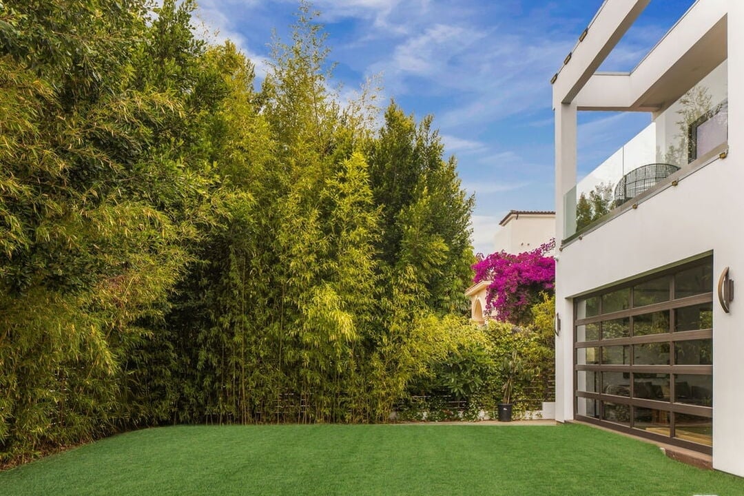 Aurelian Pavilion, W Sunset Blvd, 90049