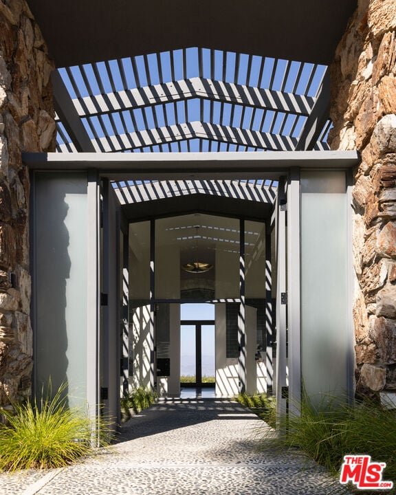 Crownfall Reserve, Edwin Dr, 90046