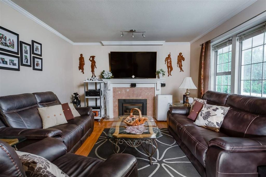 14512 Wellington Dr