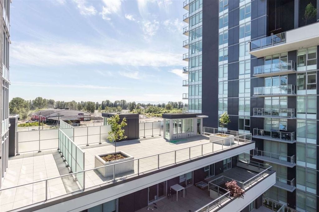 3581 E Kent Ave N, #608