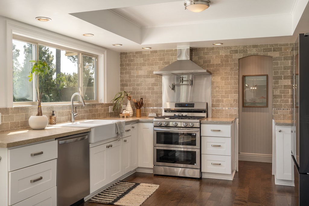 11042 Hunting Horn Drive, North Tustin, CA 