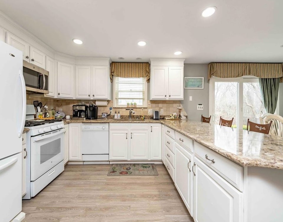45 Schoolhouse Rd