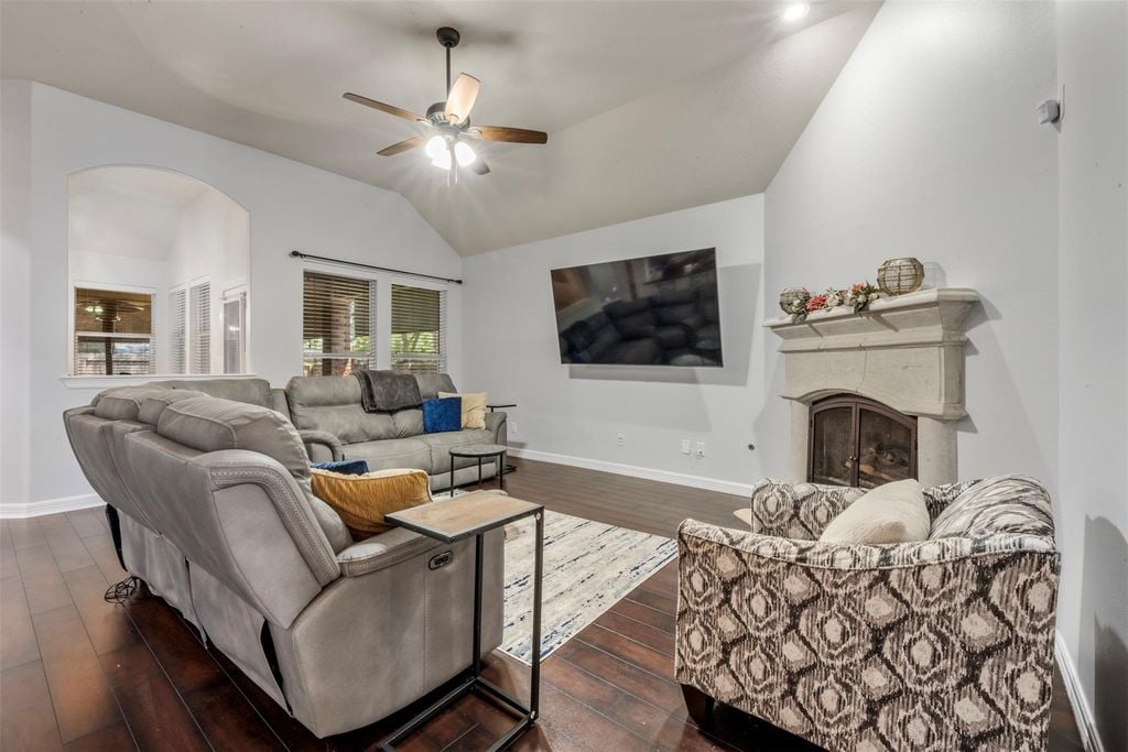 3011 Douglas Creek Ln