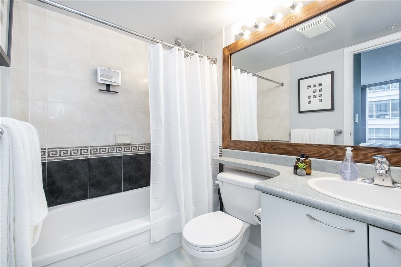 1166 Melville St, #1501