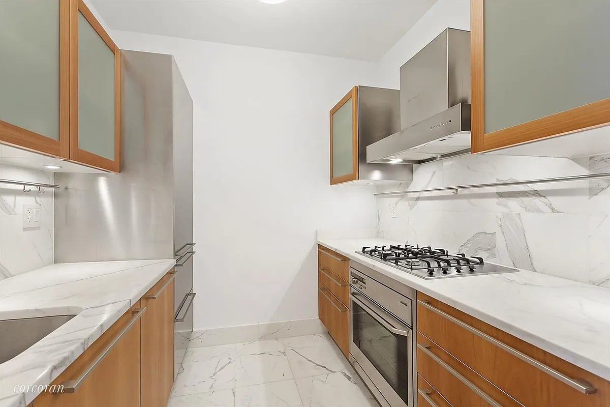 25 Columbus Cir #66F