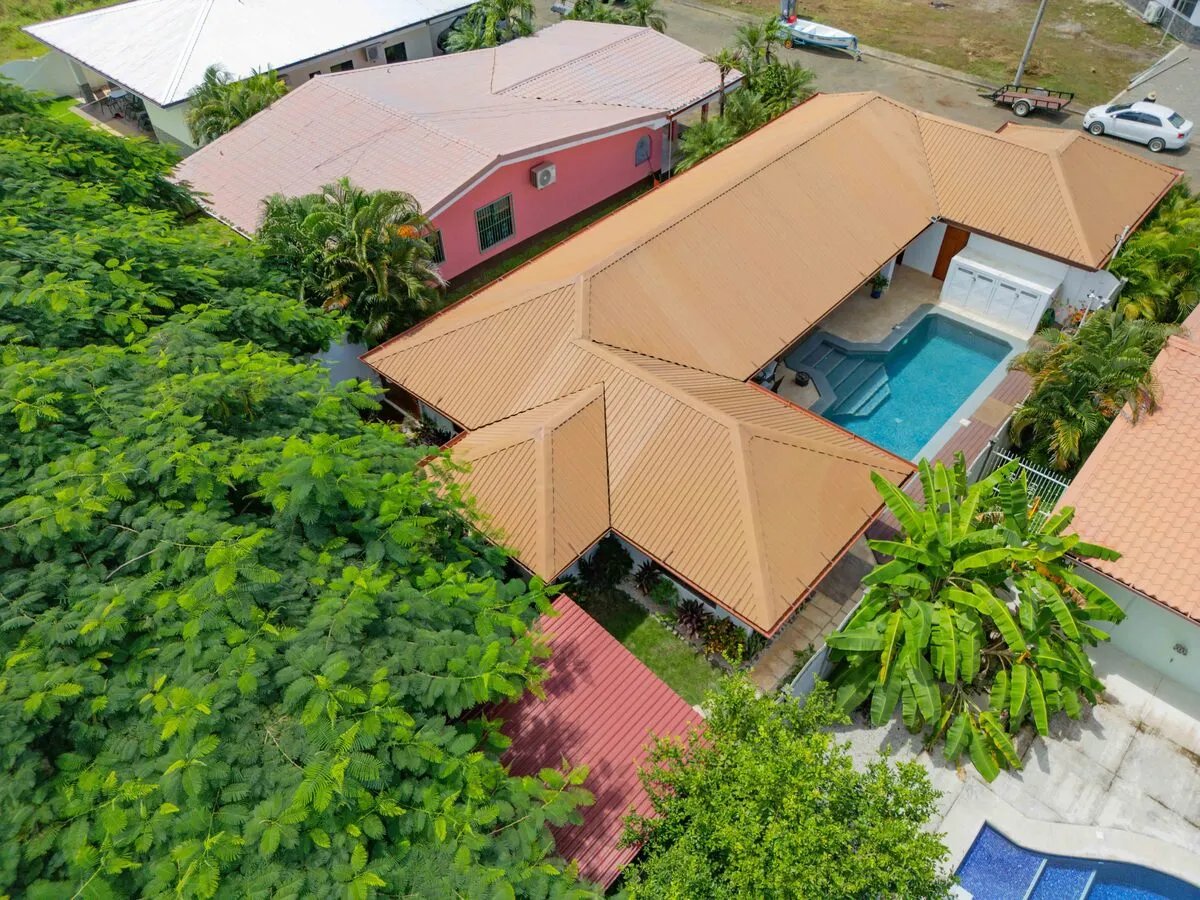 One-Level Living with Private Pool in Playas del Coco