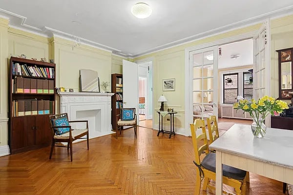 885 W End Ave APT 2D