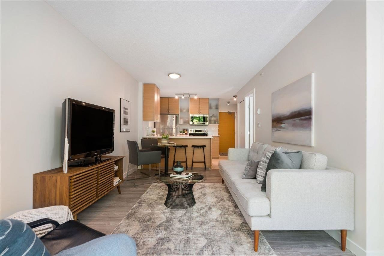 977 Mainland Street, #306