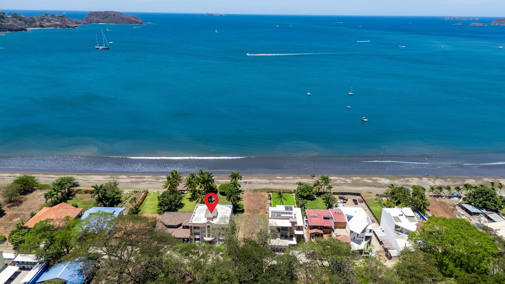 El Destino 1A | Beachfront Retreat in Surfside Potrero