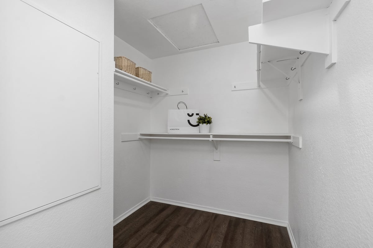 227 S Cross Creek Road, Unit D
