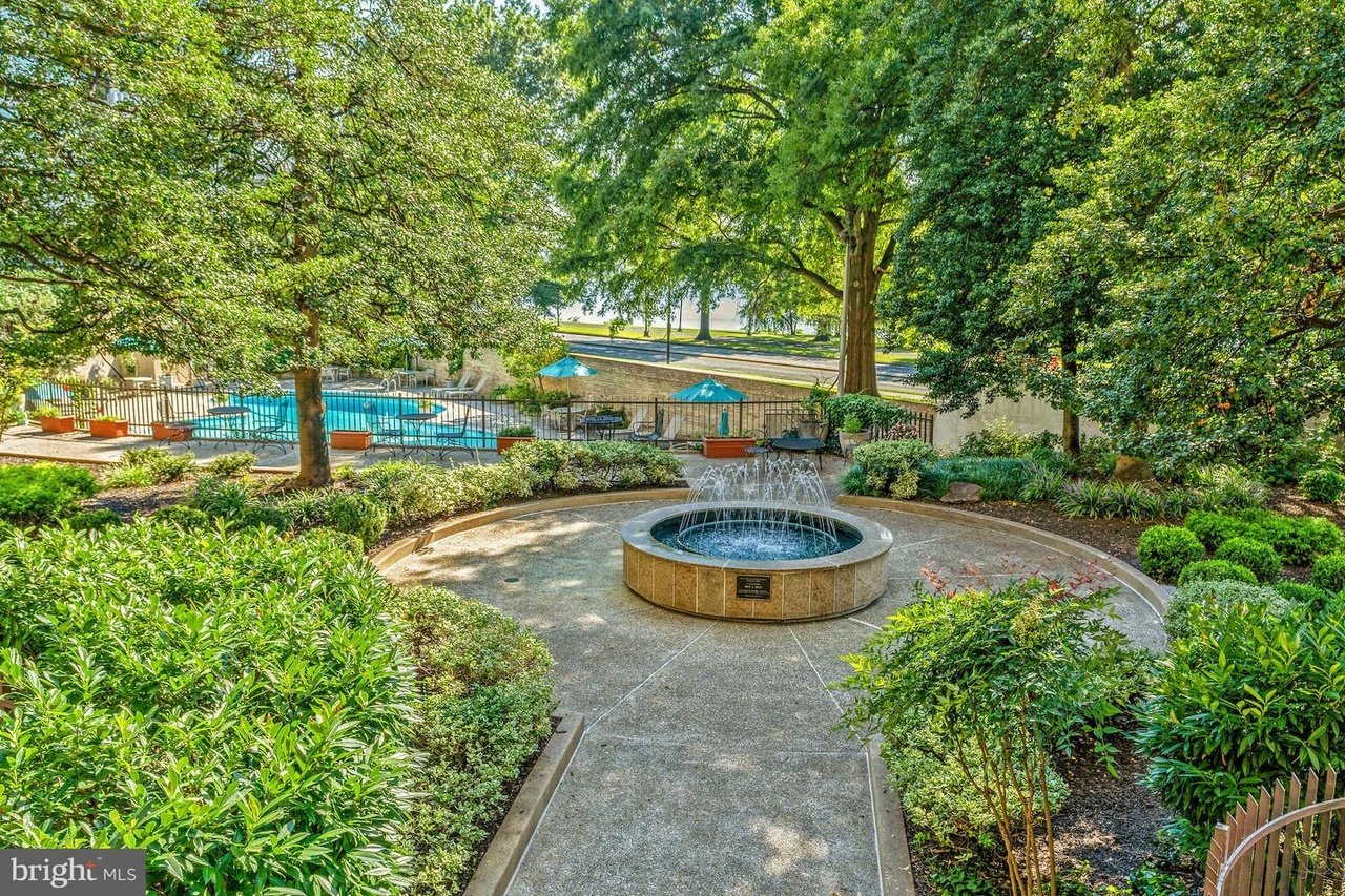 2700 Virginia Ave NW Unit 101/102
