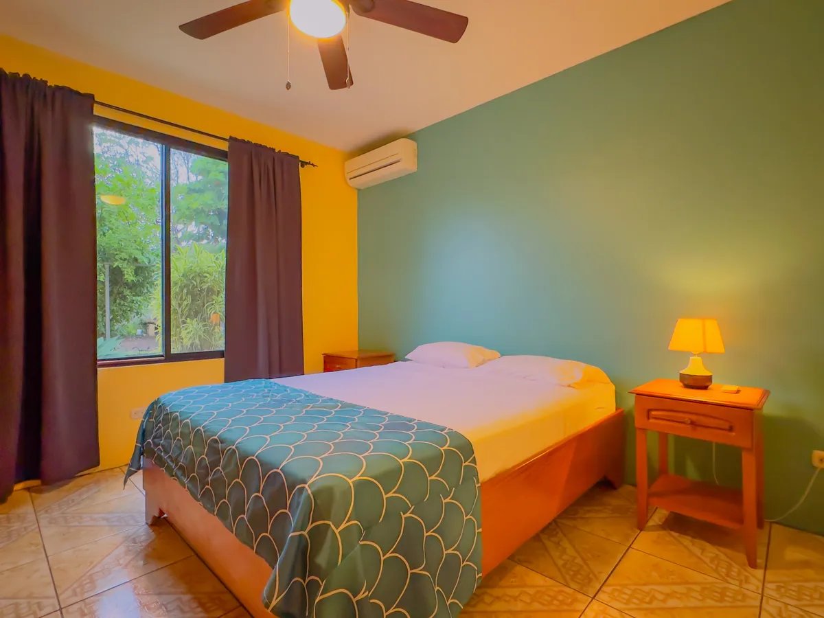 Spacious Living Near Town and Beach