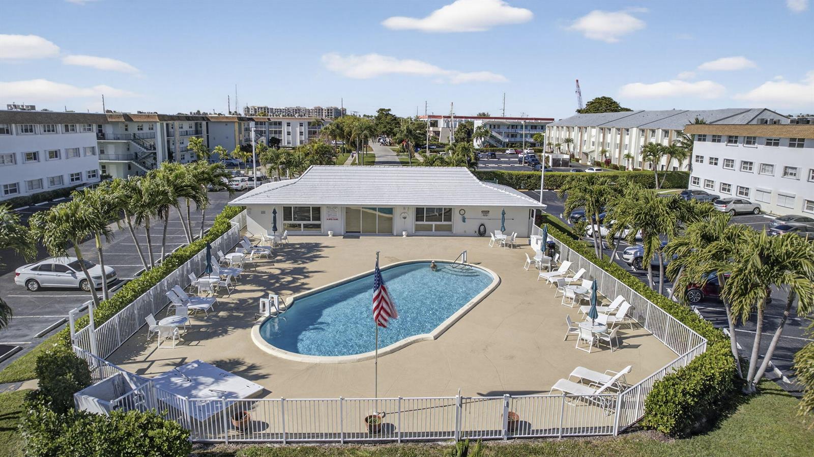 100 Shore 307 Ct