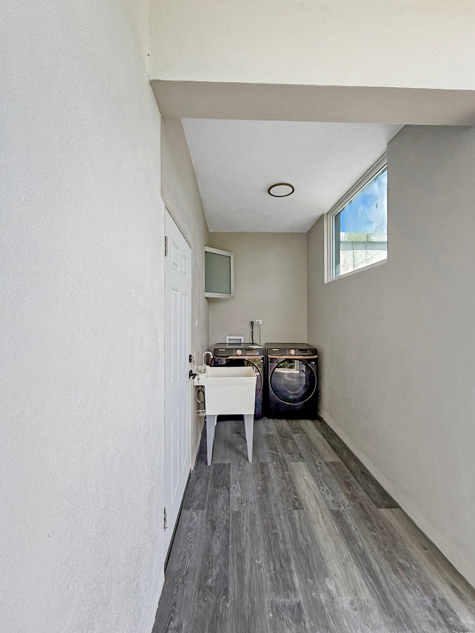 1118 Long Trench 1 Bedroom Apartment