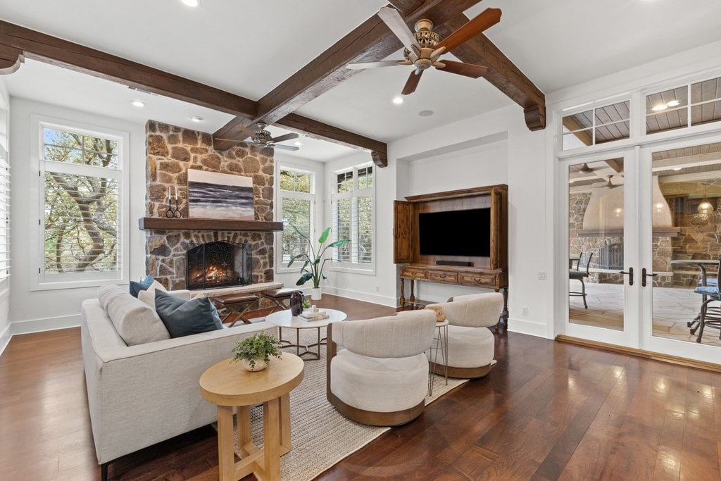 16005 Pontevedra Place