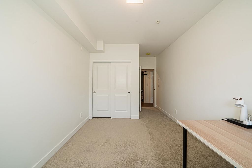 20487 65 Ave, #B202