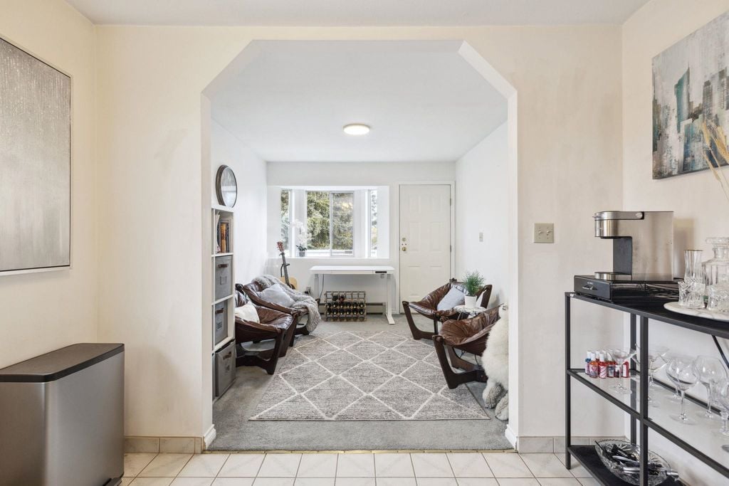 21 E King Edward Ave