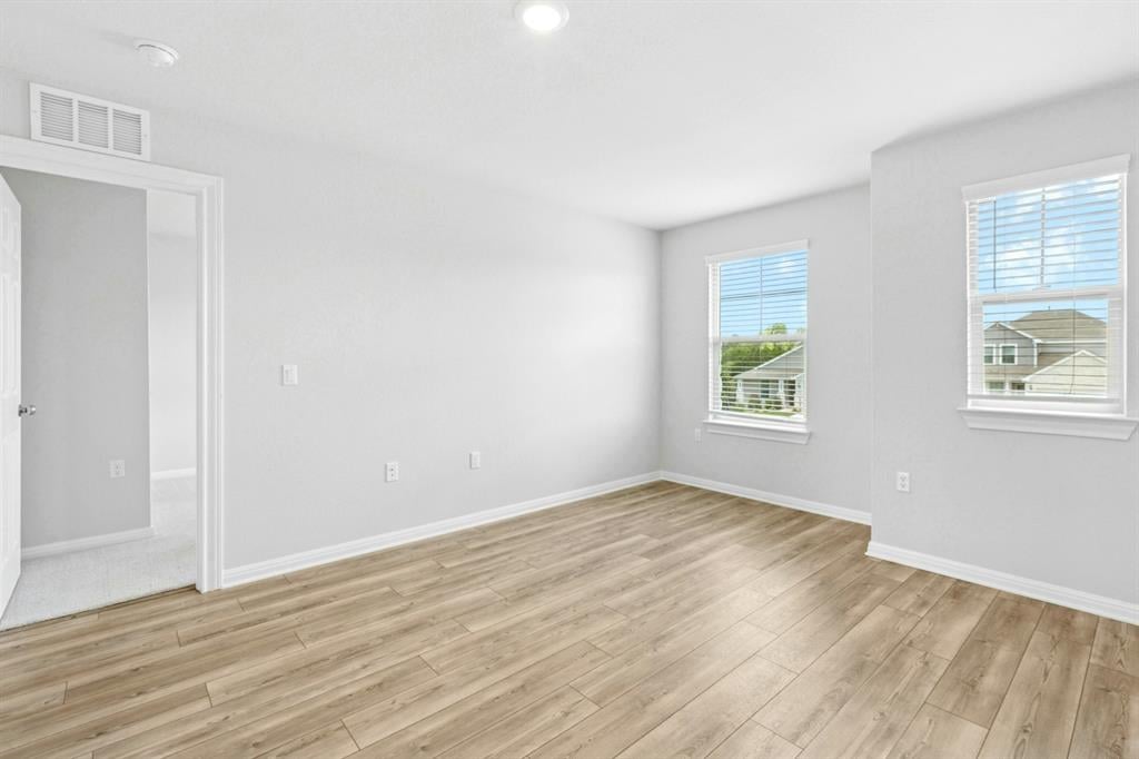 Just Listed in East Parke!