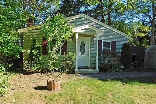18 Hemlock Rd