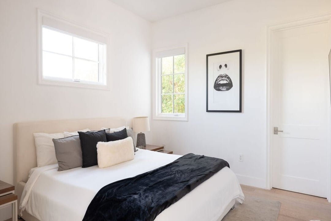 Highcliff Vista, N Stanley Ave, 90036