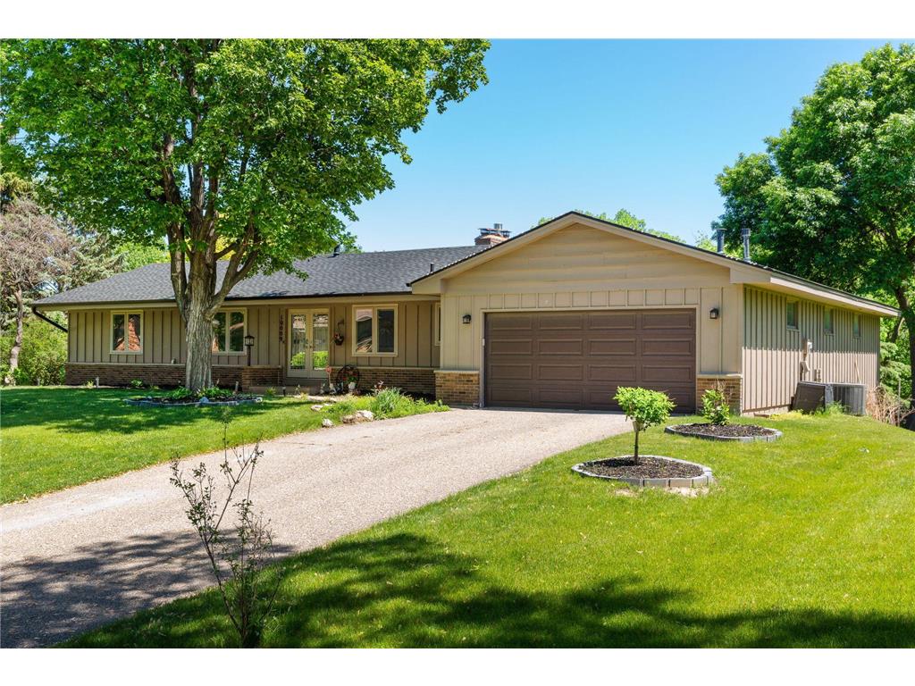 10009 Drew Avenue S, Bloomington, MN 55431-2727
