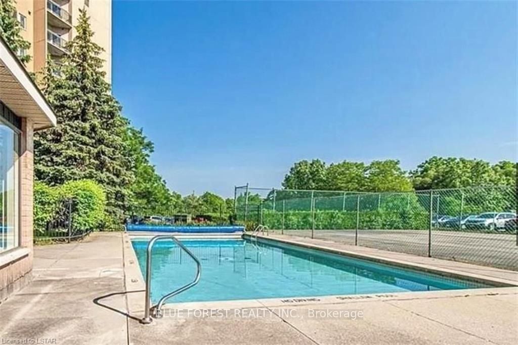 858 Commissioners Rd E 1103