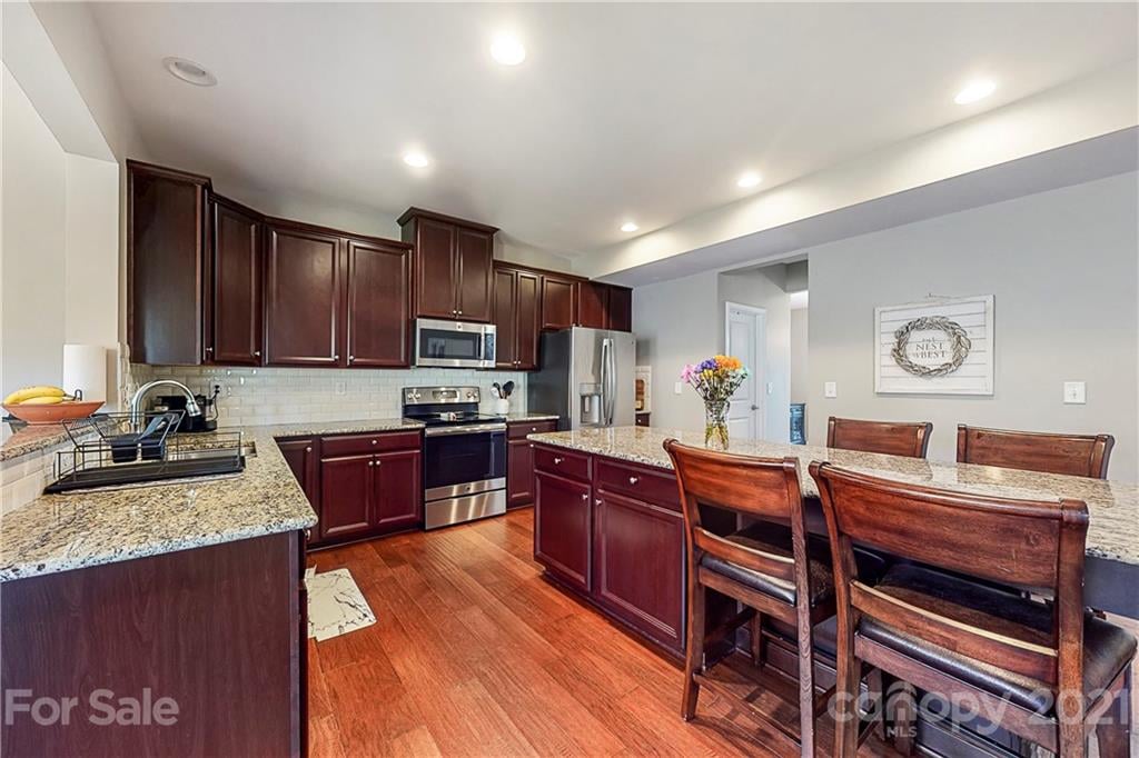 1729 Mill Creek Ln SW