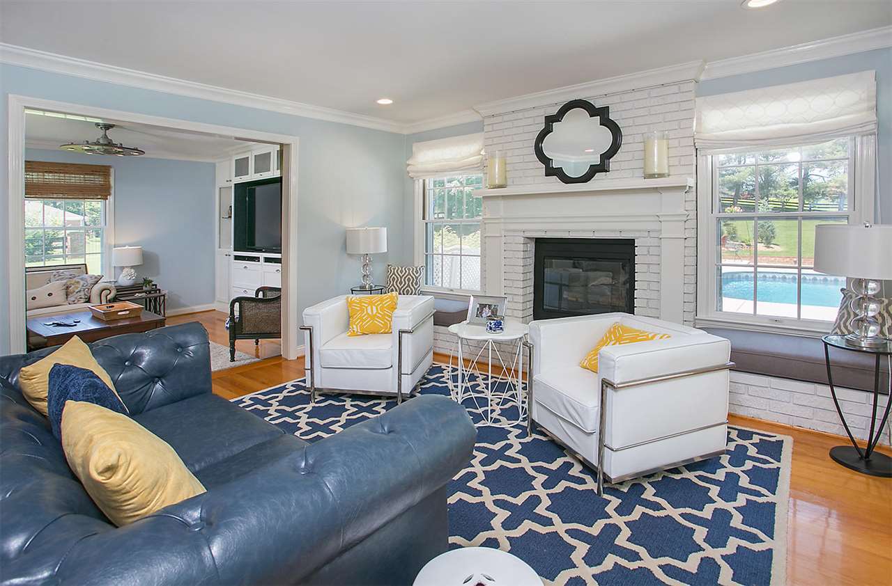 738 Old Scottsville Rd