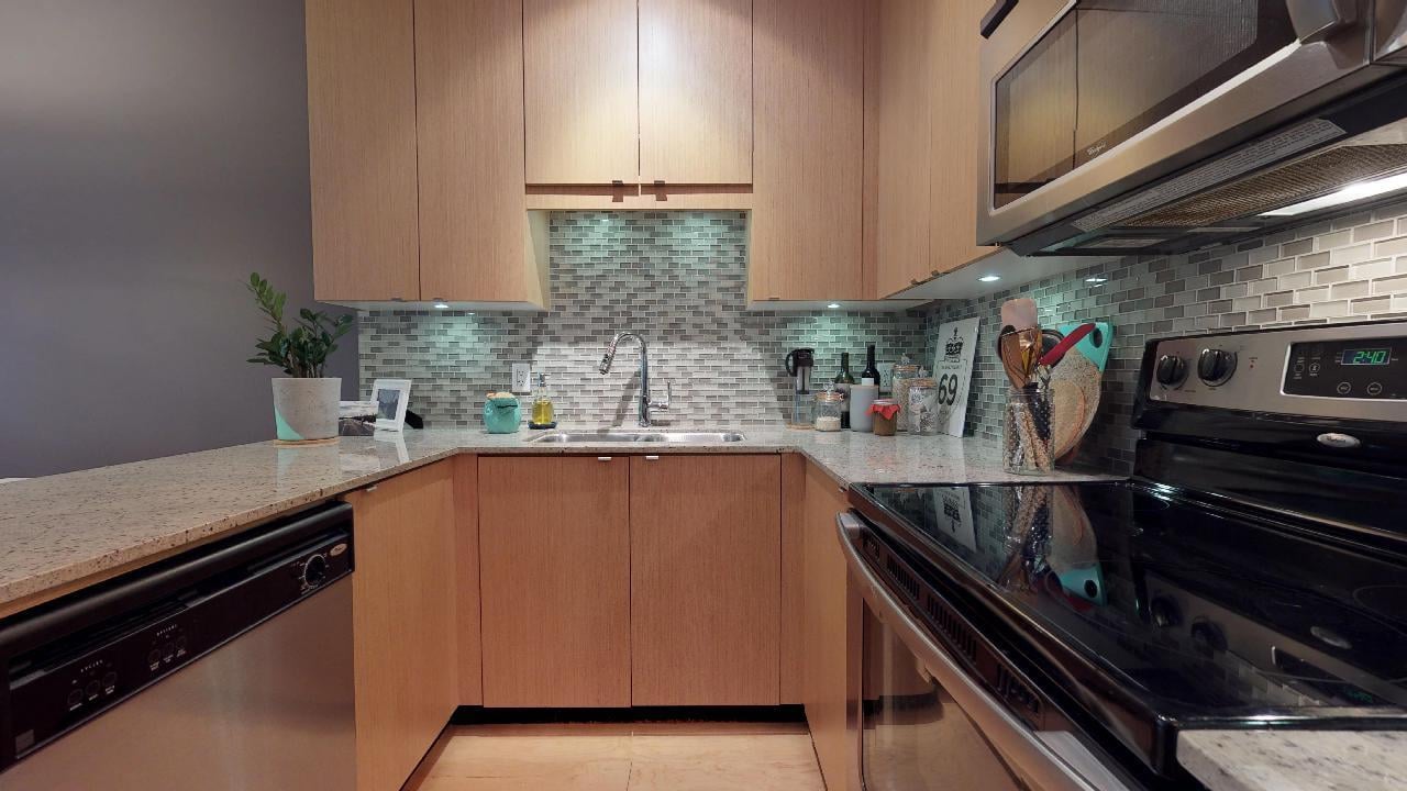 1909 Maple Dr, #205