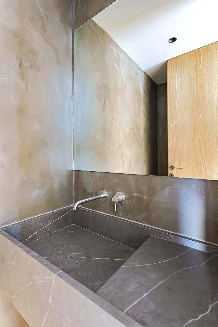 Stylish 2-Bedroom Apartment in the Heart of Lisbon with Exceptional Amenities