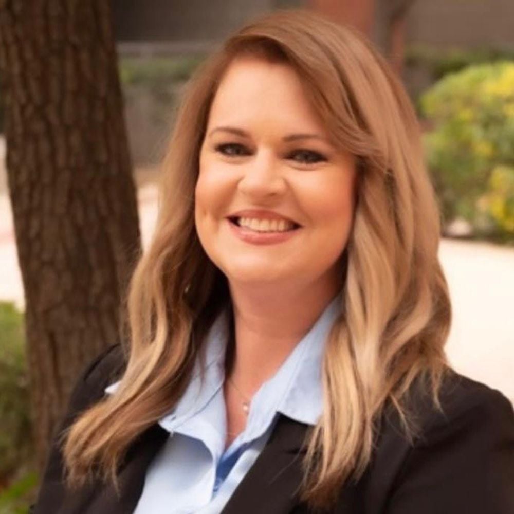 Nicole Campau Rocha Fresno CA, Real Estate Agent Headshot