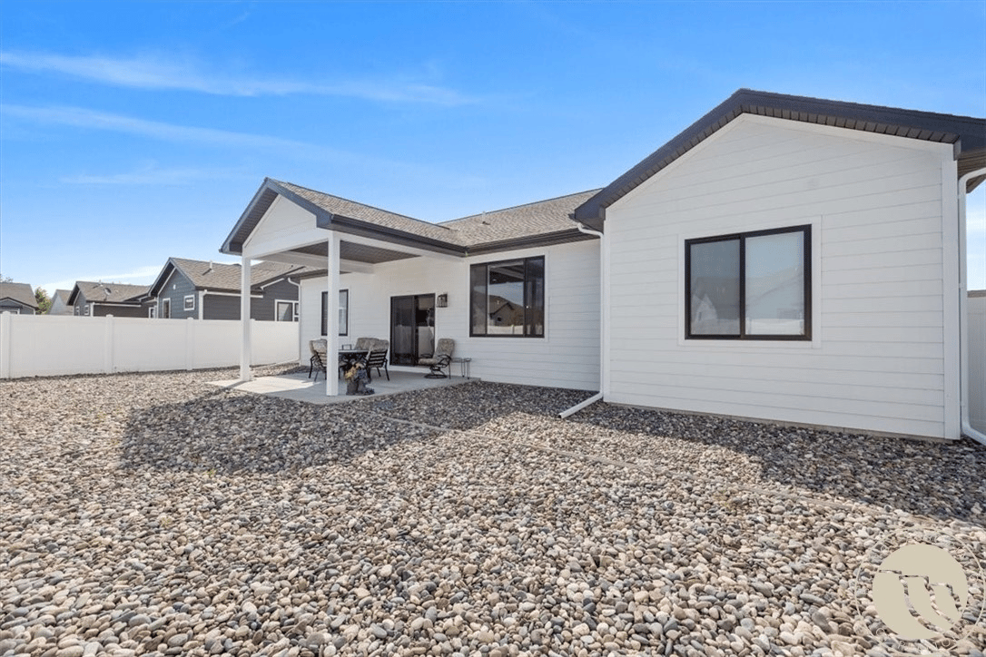3110 Falcon Cir
