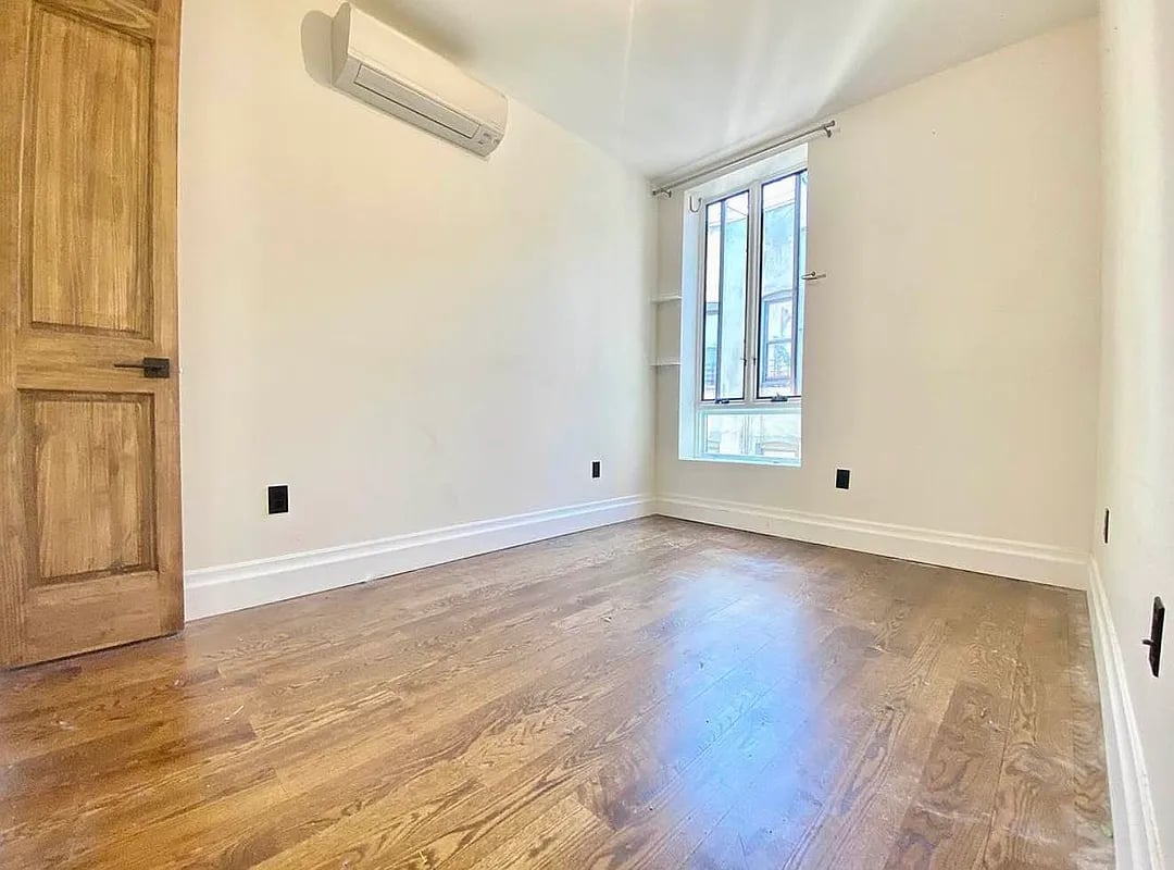 83 Stockholm Street 3B
