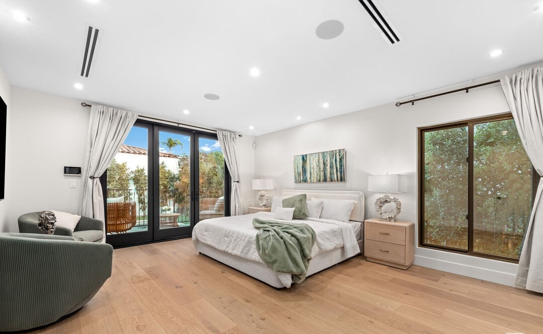 Zenith Estate, S La Jolla Ave, 90048