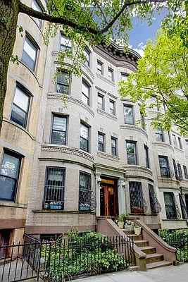 392 8th Street #3R