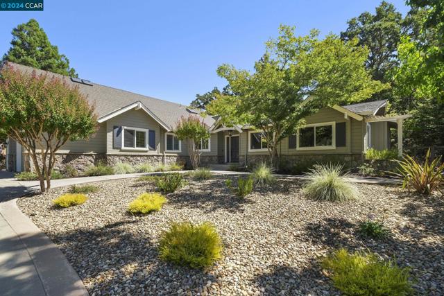 1090 Scots Lane