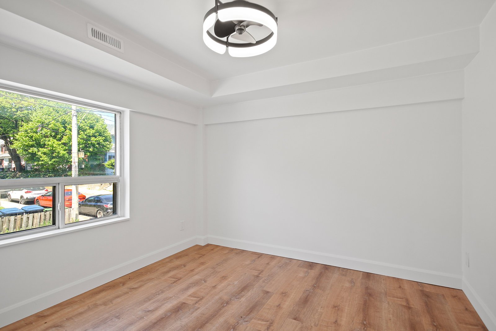 1328 Gerrard Street E Unit: 203