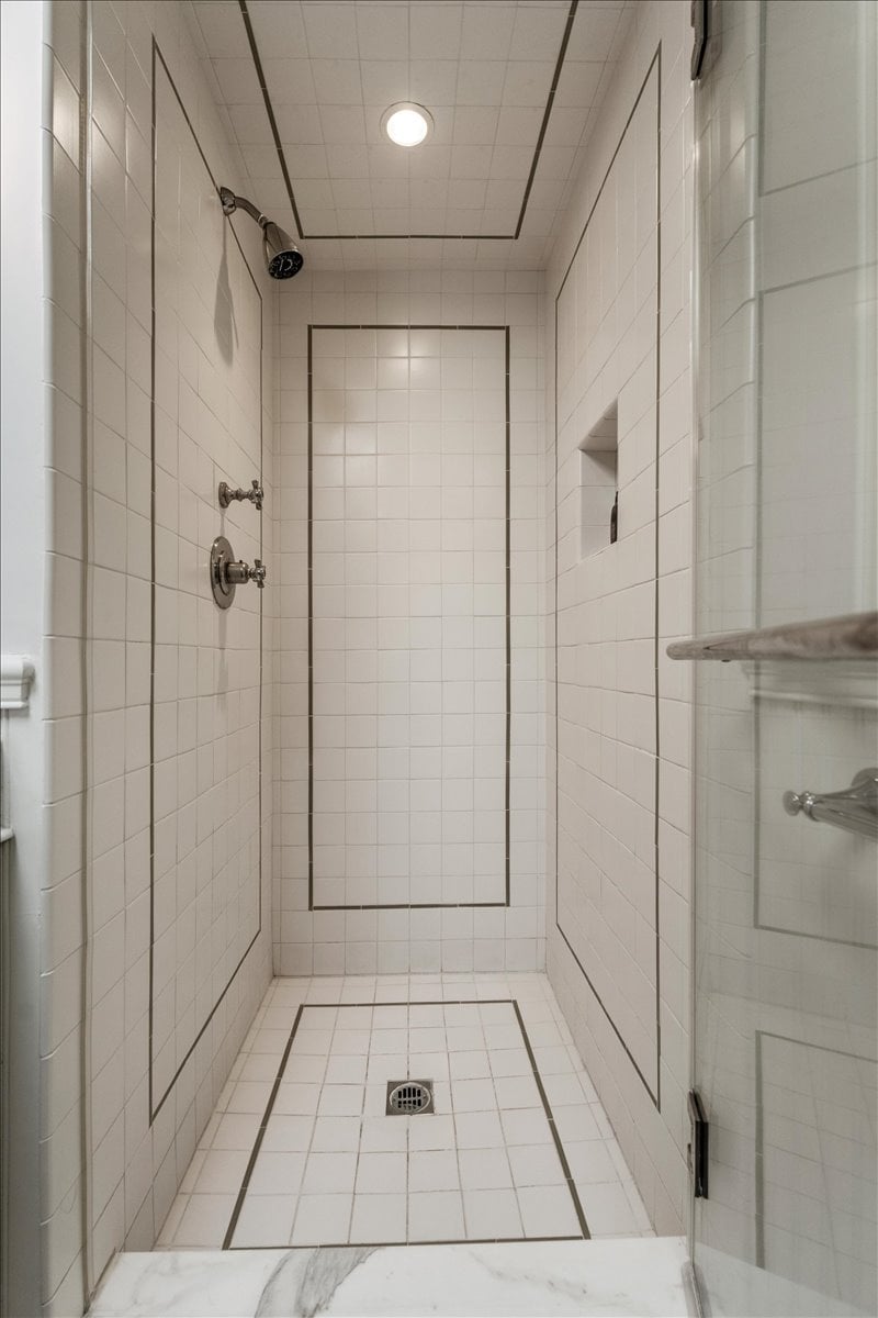 Toluca Lake 5  + 4 Traditional witih Pool & Guest House