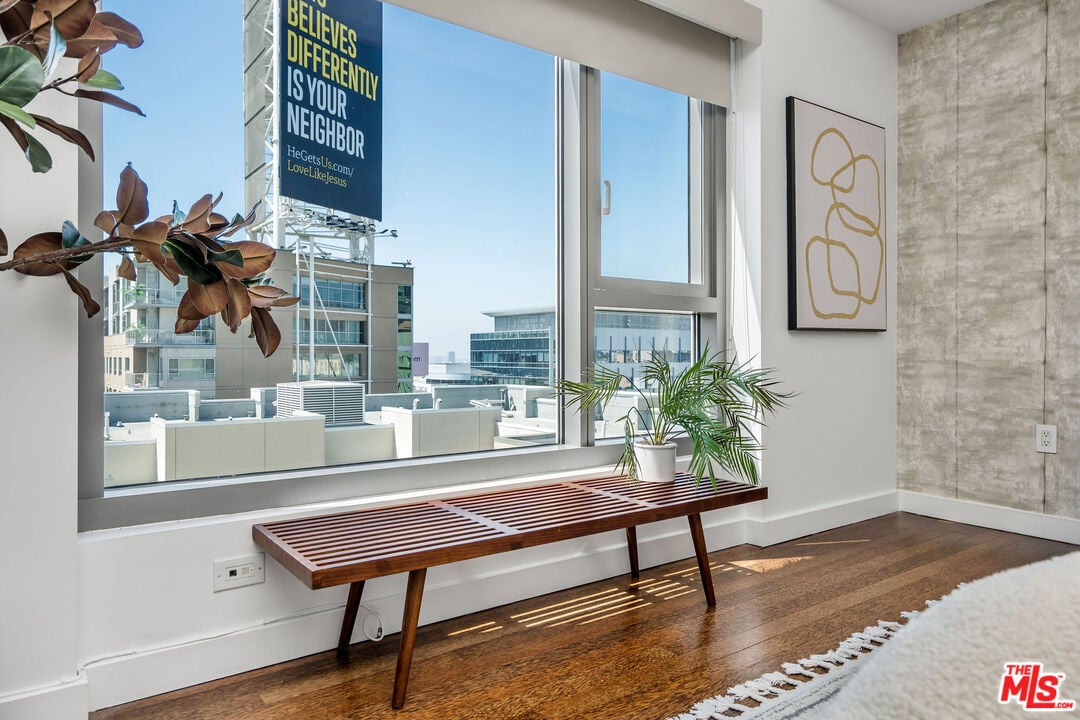 6250 Hollywood Blvd, #10L