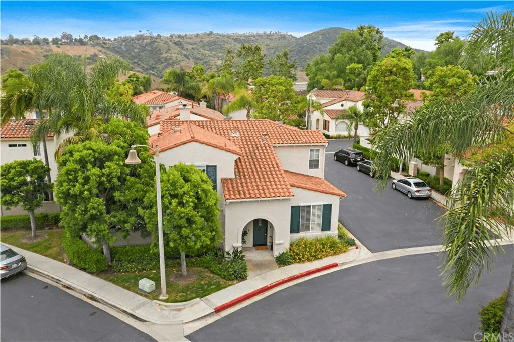 123 Colony Way