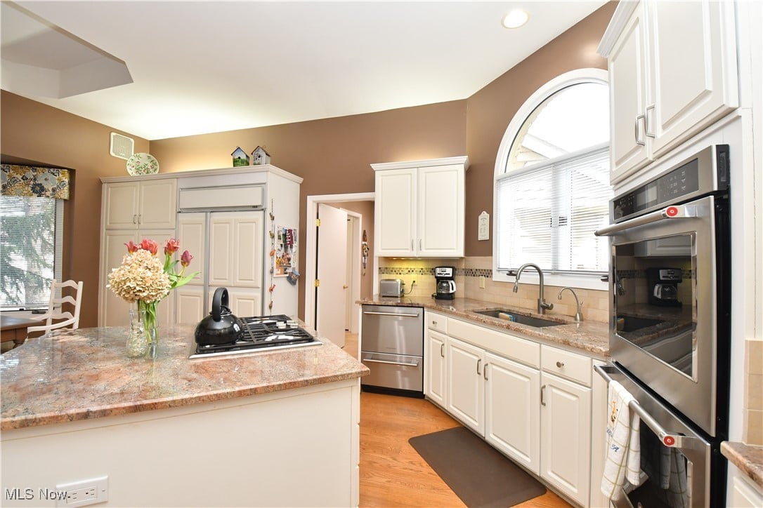 9 Longmeadow Ln