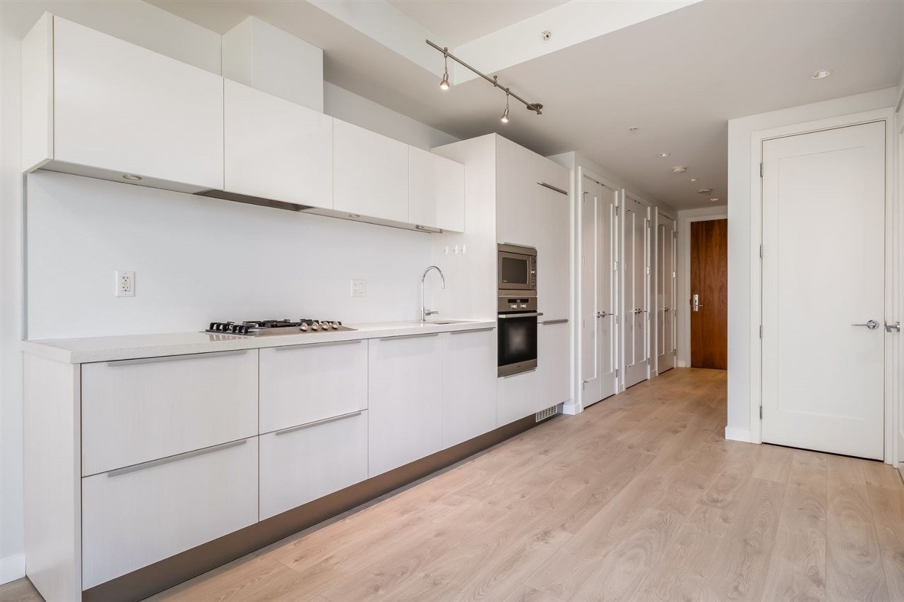 181 W 1st Ave, #911