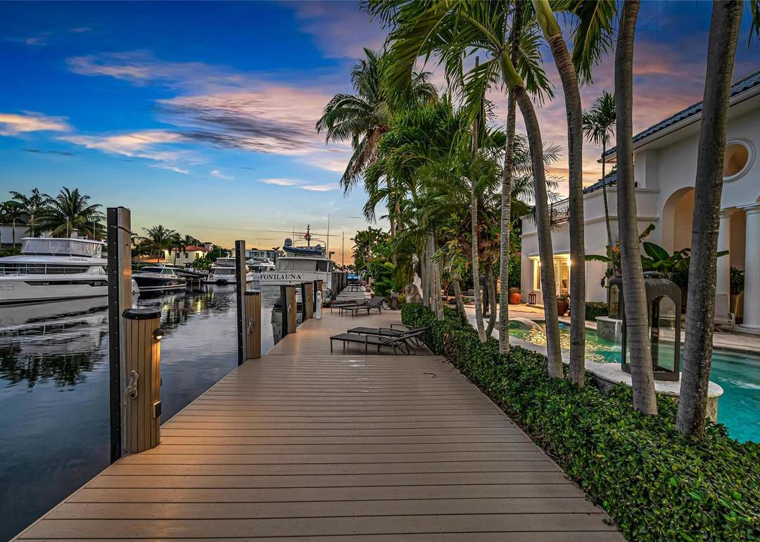 166 Royal Palm Dr
