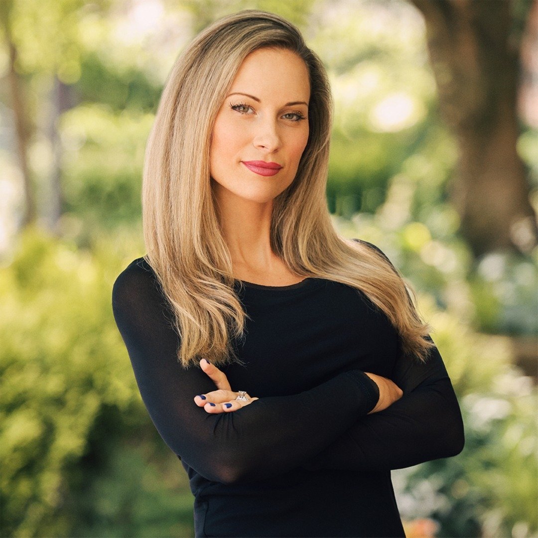 Nina Czerepak Manhasset, NY Real Estate Agent Headshot