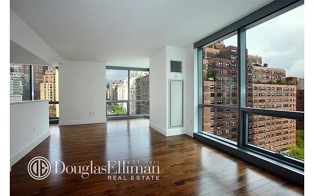 300 East 79th Street Unit: 11B