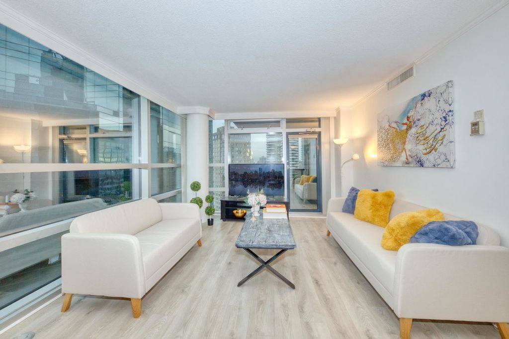 1050 Burrard St, #2303