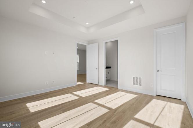 43274 Greeley Sq